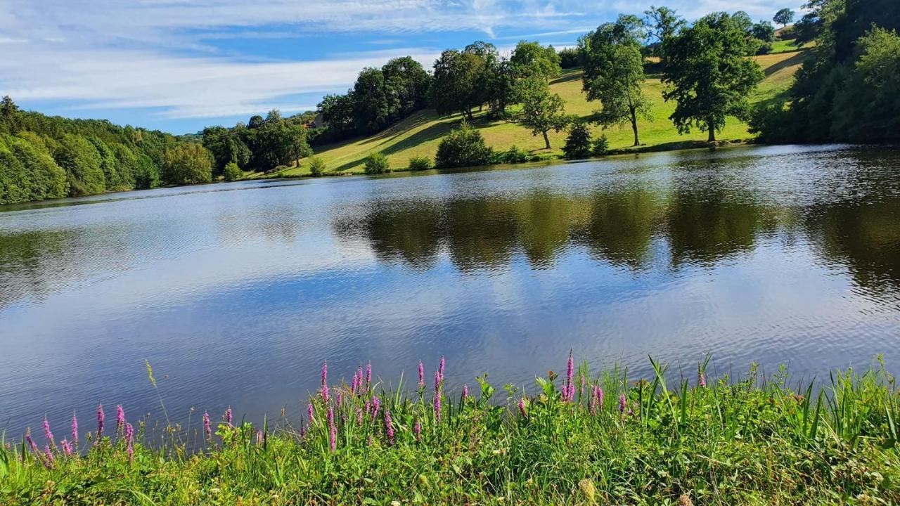 Gite Les Hauts De Villemaloux Dontreix Eksteriør billede